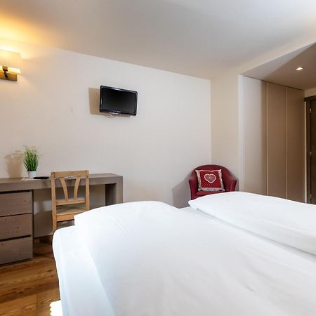 Hotel Cardo Isolaccia Exteriör bild