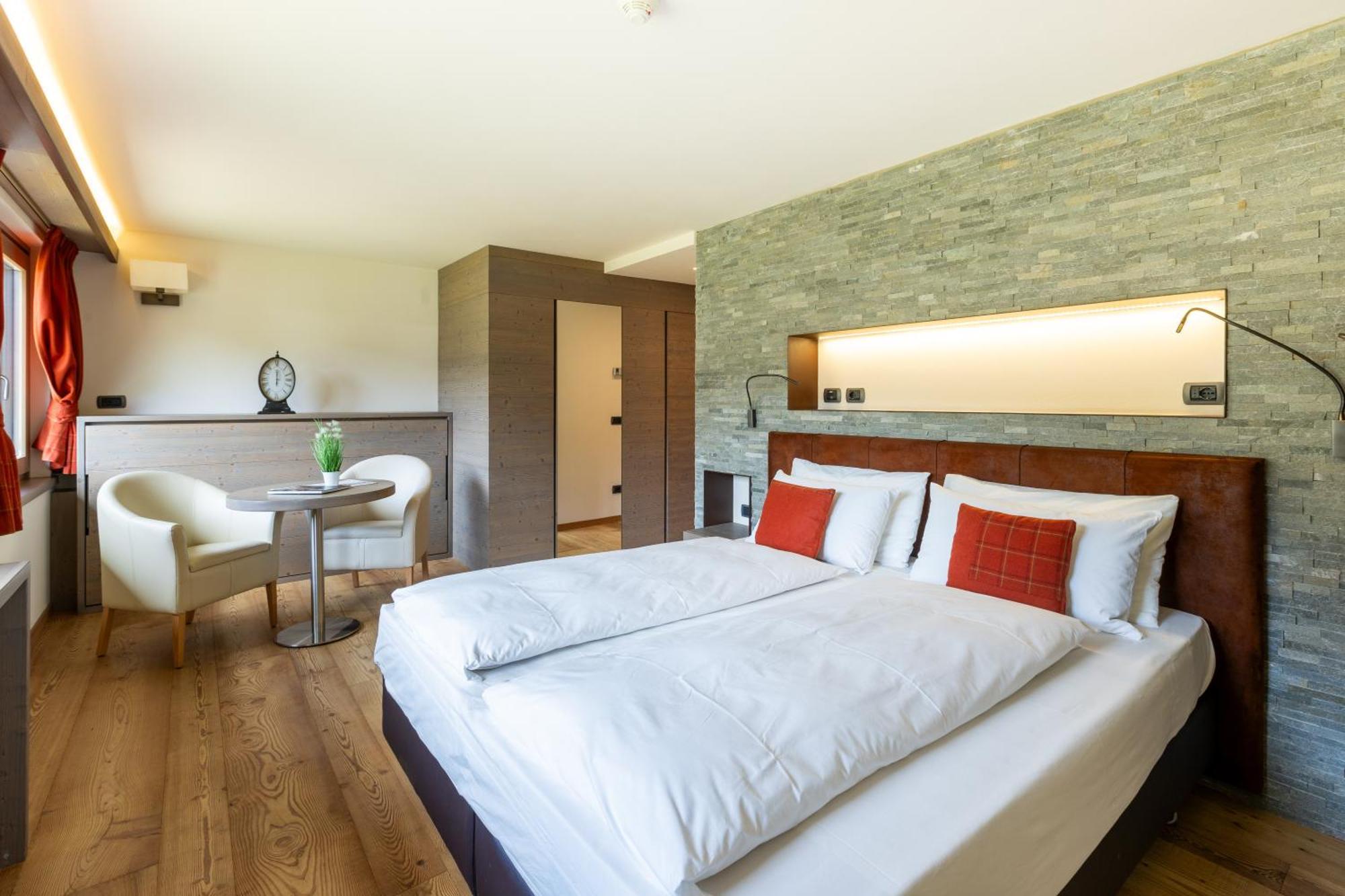 Hotel Cardo Isolaccia Exteriör bild
