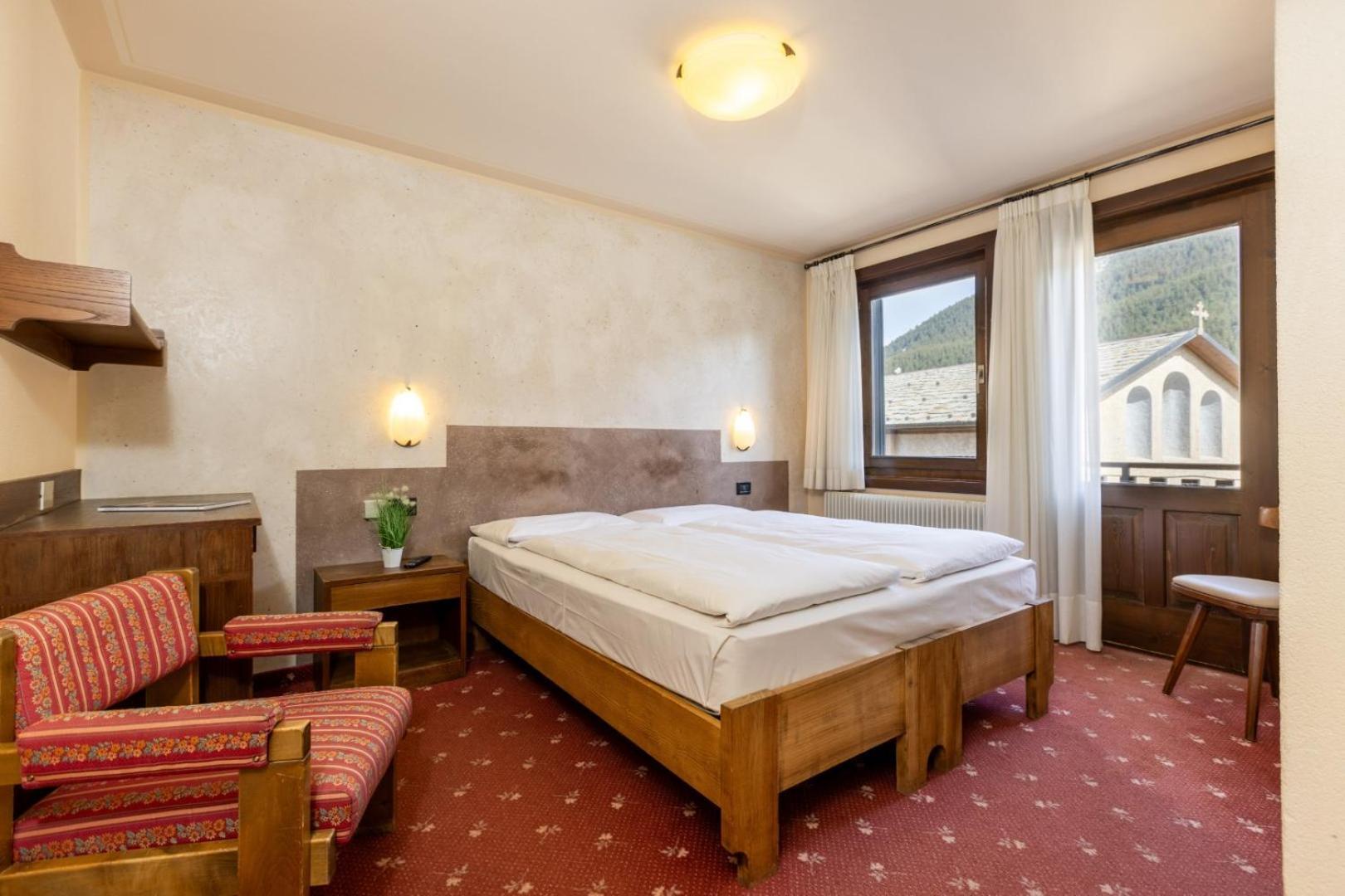 Hotel Cardo Isolaccia Exteriör bild