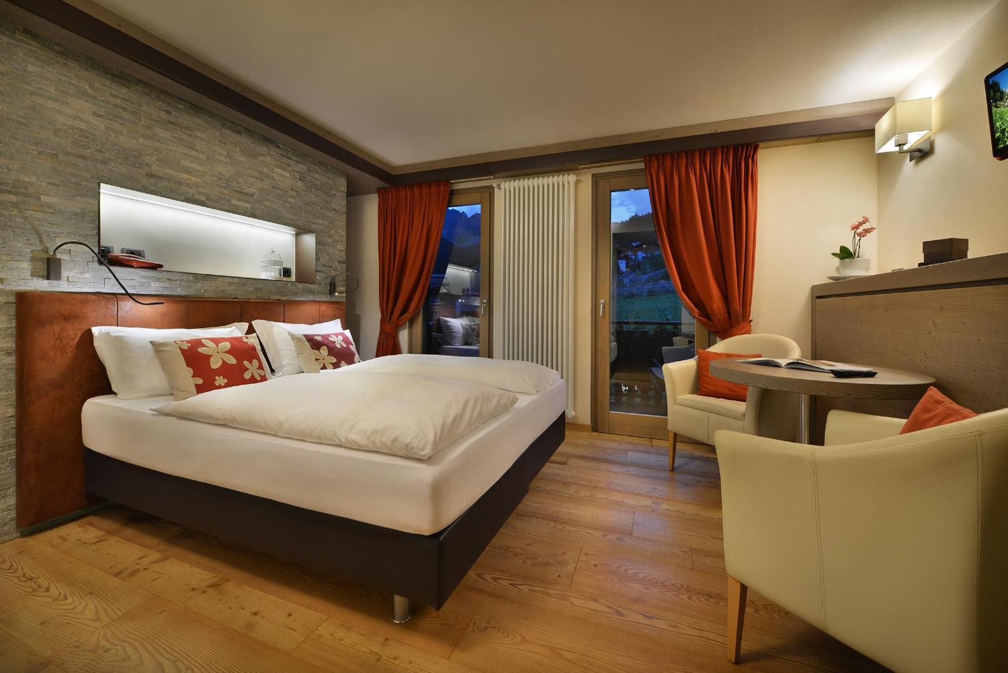 Hotel Cardo Isolaccia Exteriör bild