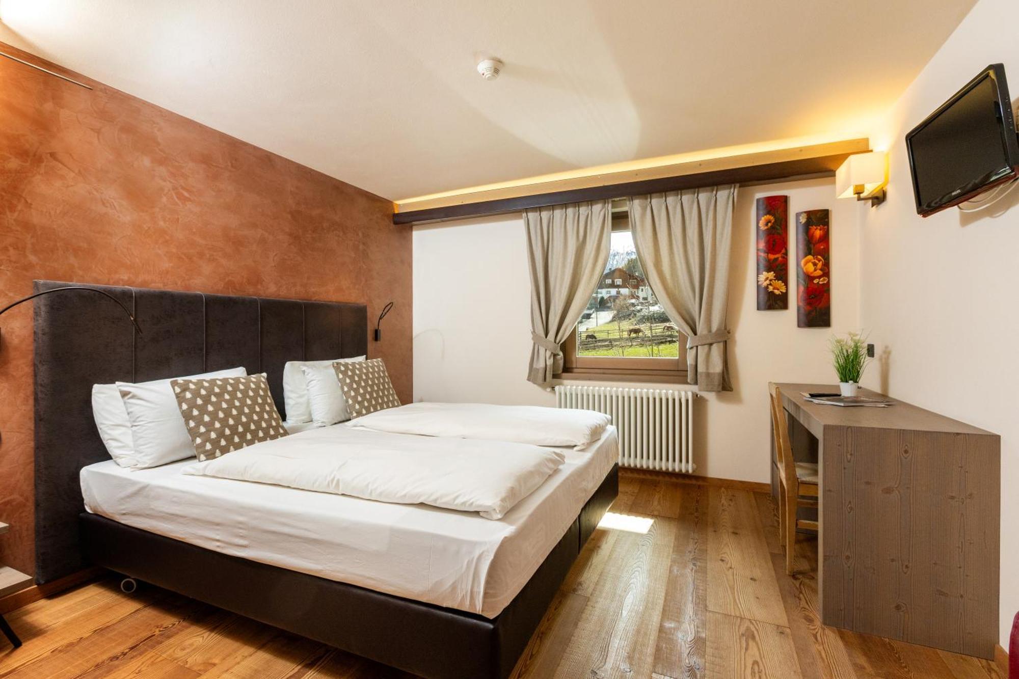 Hotel Cardo Isolaccia Exteriör bild