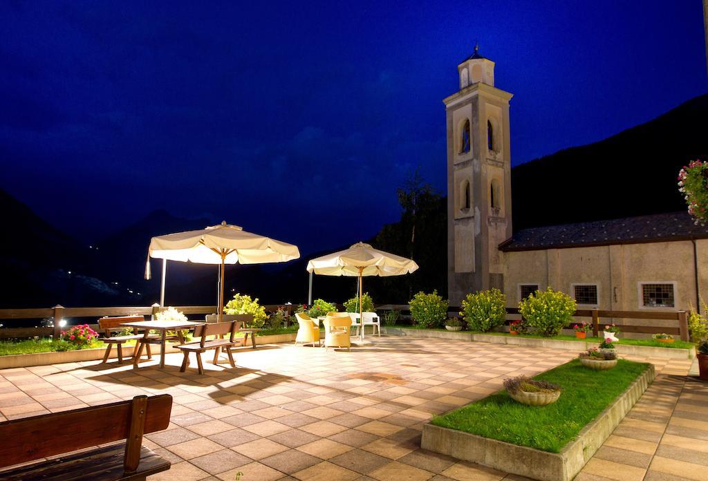 Hotel Cardo Isolaccia Exteriör bild